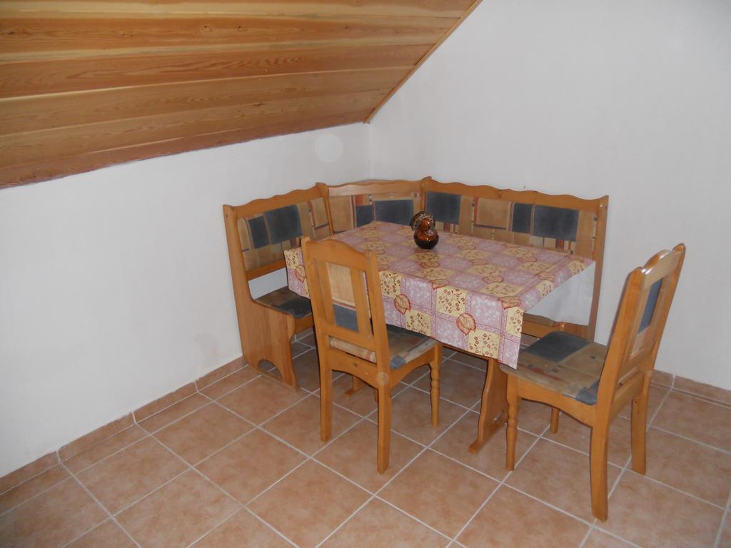 Vinarstvi Bician Apartment Vrbovec ภายนอก รูปภาพ