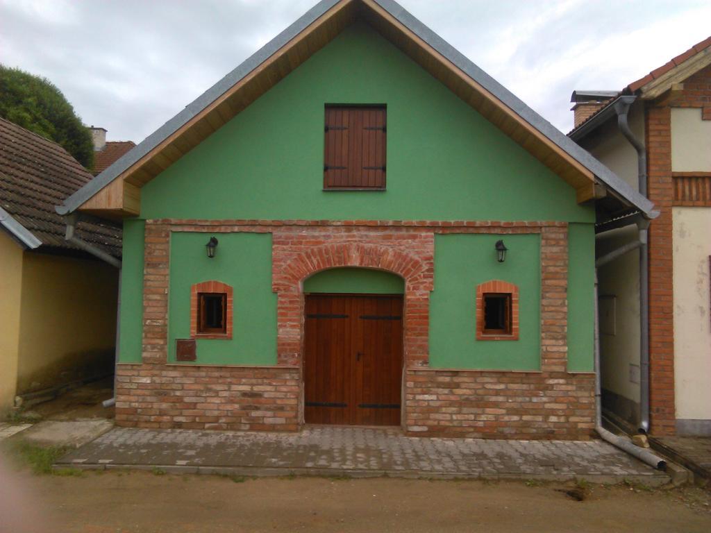 Vinarstvi Bician Apartment Vrbovec ภายนอก รูปภาพ